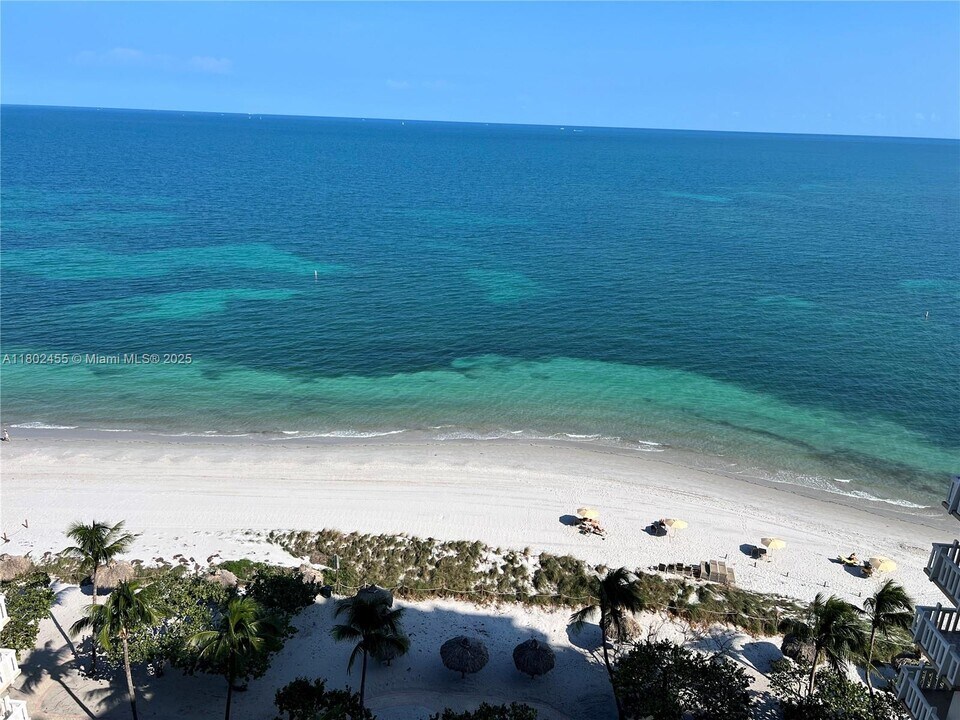 1111 Crandon Blvd, Unit B1205 in Key Biscayne, FL - Building Photo