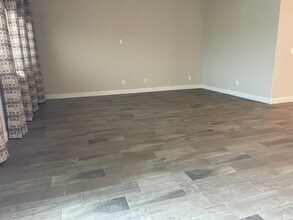 9313 Wellfleet Dr in Bakersfield, CA - Building Photo - Building Photo