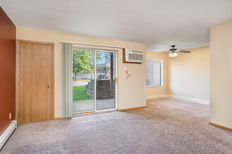 Cobblestone Square Apartments in St. Cloud, MN - Foto de edificio - Interior Photo