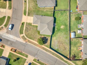 2401 NW 162nd St in Edmond, OK - Building Photo - Building Photo