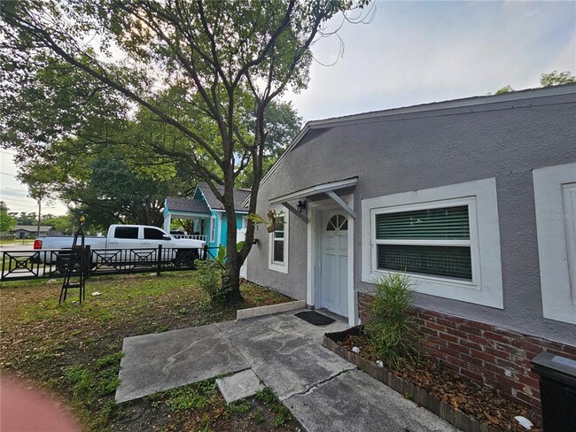 property at 915 25th St