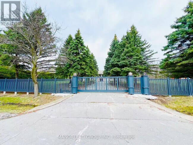 270 Greenbrooke Dr in Vaughan, ON - Building Photo - Building Photo