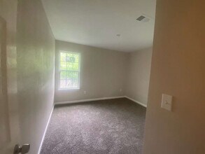 275 Wood Fern Dr in Cleveland, TX - Building Photo - Building Photo