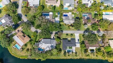 16650 SW 77th Ct in Palmetto Bay, FL - Building Photo - Building Photo