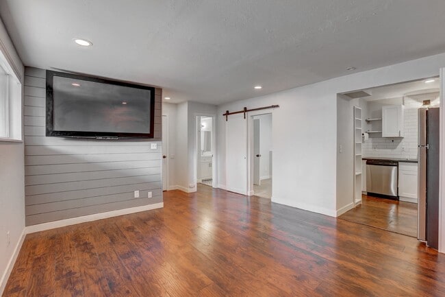 5300 E Cherry Creek S Dr in Denver, CO - Building Photo - Building Photo