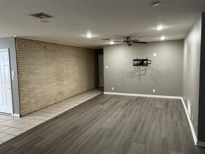 1905 19th Ave N in Texas City, TX - Building Photo - Building Photo