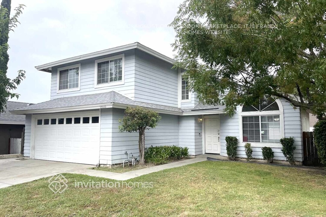 28660 Newcastle Rd in Highland, CA - Foto de edificio