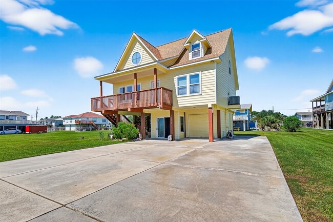16518 John Davis Rd in Jamaica Beach, TX - Building Photo - Building Photo