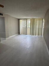 870 NW 87th Ave in Miami, FL - Building Photo - Building Photo