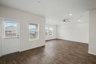 817 Pronghorn Trl in Seguin, TX - Building Photo - Building Photo