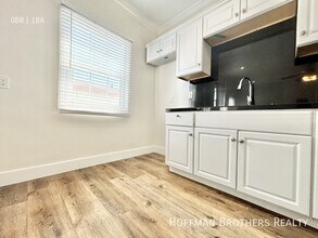 1234 N Berendo St, Unit 6 in Los Angeles, CA - Building Photo - Building Photo