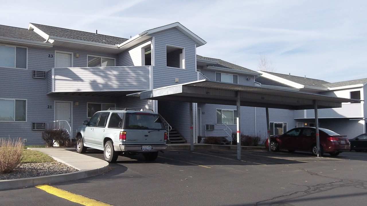 Clarke Terrace in Pullman, WA - Building Photo