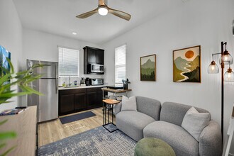 9440 Sequoia Ridge Ave, Unit A in Las Vegas, NV - Building Photo - Building Photo