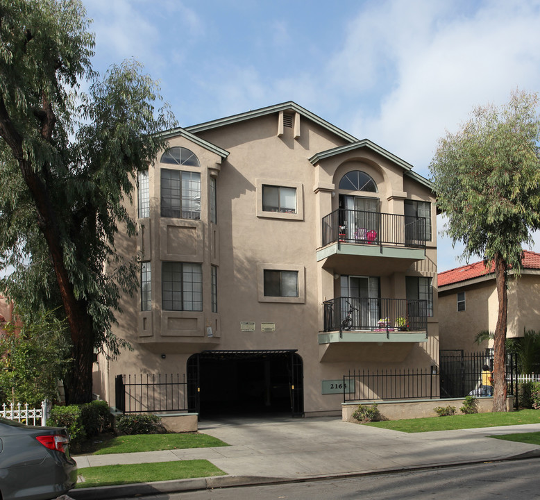 2165 Cedar Ave in Long Beach, CA - Building Photo