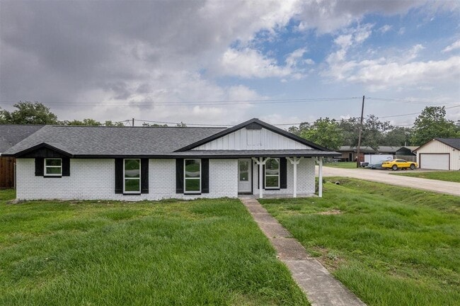 property at 602 E Forest Ave