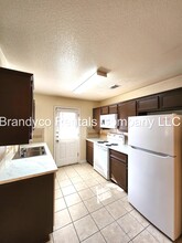1300 Cinch Dr, Unit A in Killeen, TX - Building Photo - Building Photo