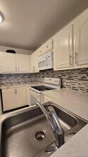 13685 NE 10th Ave in North Miami, FL - Building Photo - Building Photo