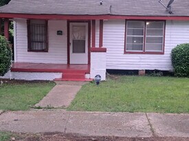 1824 S Holt St in Montgomery, AL - Building Photo