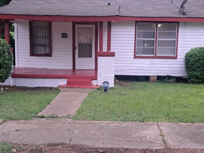property at 1824 S Holt St