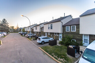 451-506 Abbottsfield Rd NW in Edmonton, AB - Building Photo - Building Photo