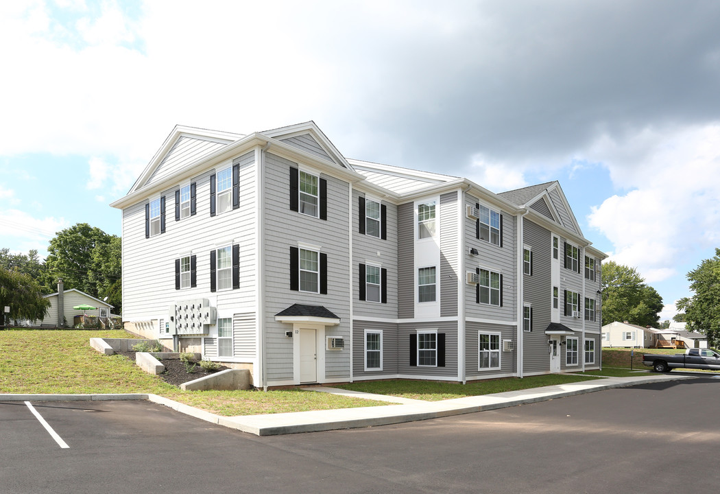 On Ward Apartments in Middletown, CT - Building Photo