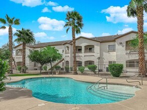 5655 E Sahara Ave in Las Vegas, NV - Building Photo - Building Photo