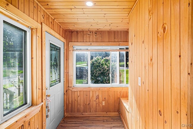 property at 127 1/2-122 Oxford Rd