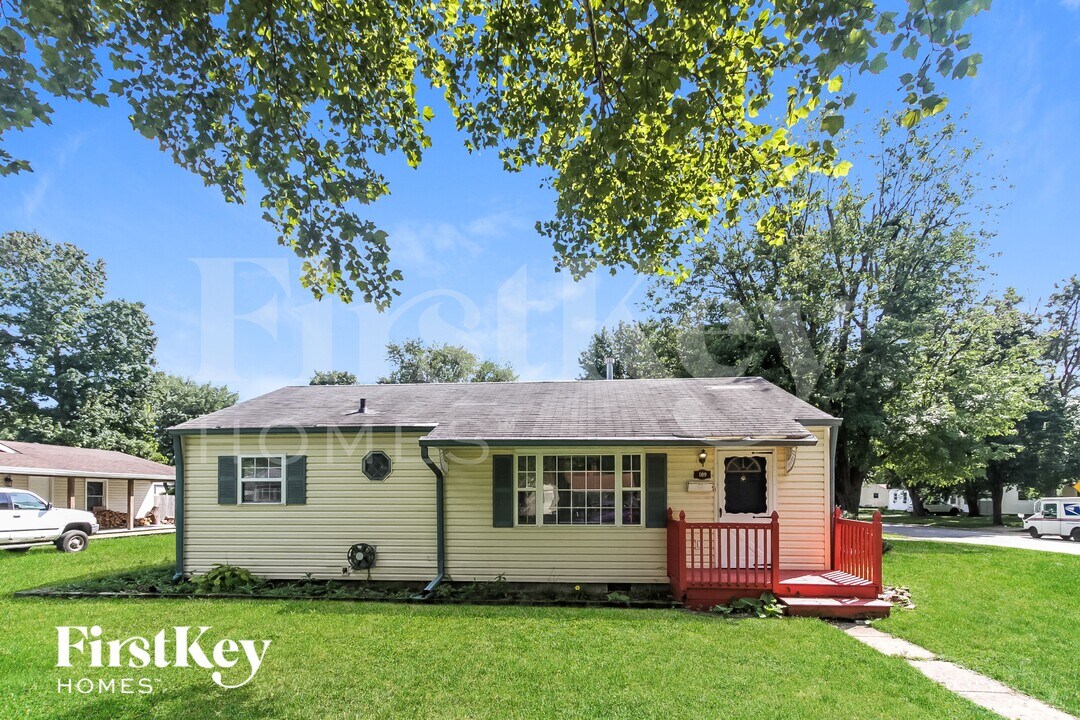 109 Mercator Dr in Greenwood, IN - Building Photo