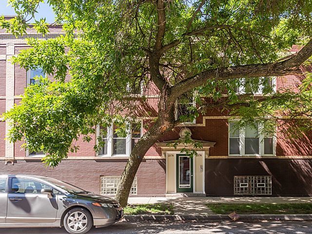 property at 2574 W Lyndale St