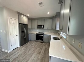 5150 Race Pointe Pl