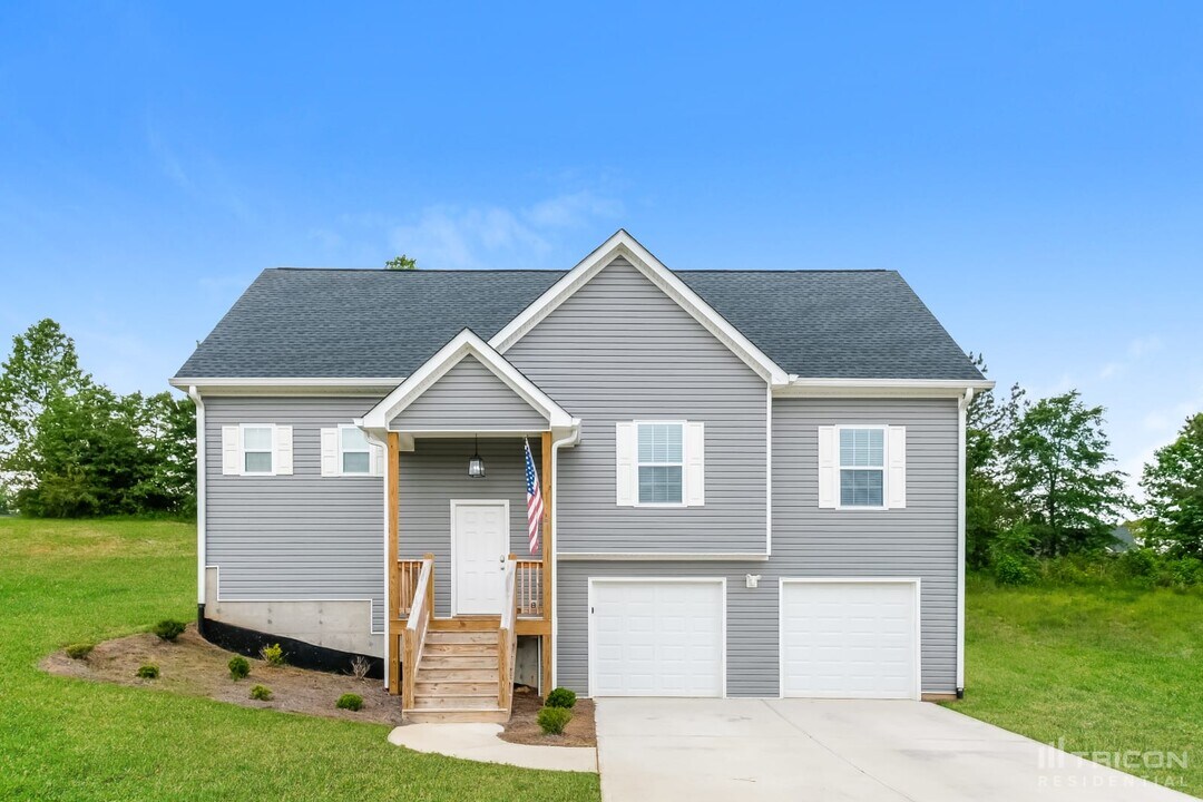 158 Grizzly Trail in Carrollton, GA - Building Photo