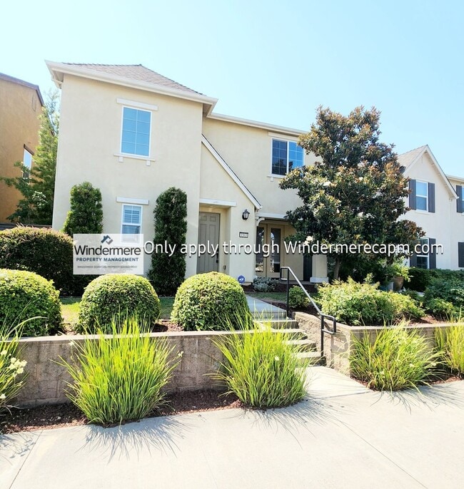 1563 Parkside Way
