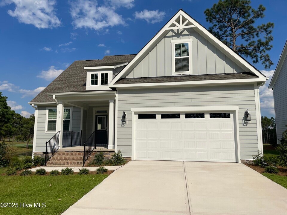 637 Watauga Ln in Aberdeen, NC - Building Photo