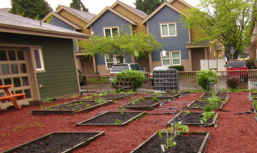 Los Jardines de la Paz in Portland, OR - Building Photo - Building Photo