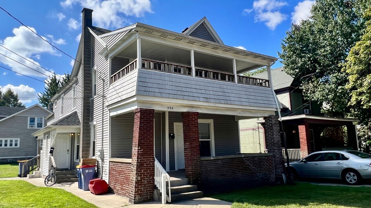 998 Butterworth St SW in Grand Rapids, MI - Building Photo