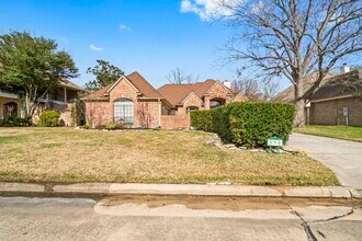 590 Edgewood Dr in Montgomery, TX - Building Photo - Building Photo