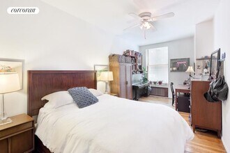 257 W 12th St in New York, NY - Building Photo - Building Photo