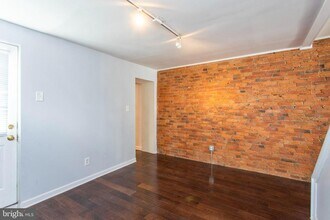 2218 E Oakdale St in Philadelphia, PA - Building Photo - Building Photo