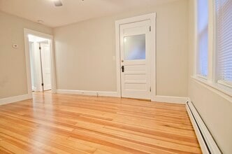 42 Turner St, Unit 1 in Quincy, MA - Building Photo - Building Photo