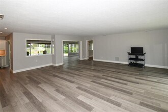 6690 Burning Tree Dr in Seminole, FL - Building Photo - Building Photo