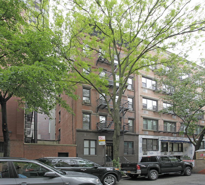 446 E 87th St in New York, NY - Building Photo