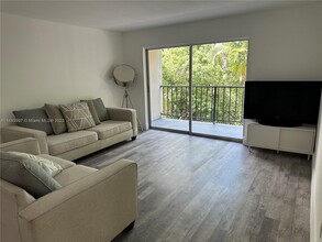 555 NE 123rd St-Unit -218-A in North Miami, FL - Building Photo - Building Photo