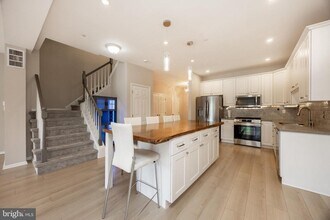 730 Whitetail Cir in King of Prussia, PA - Foto de edificio - Building Photo