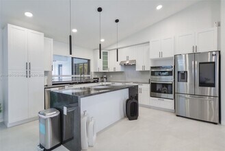 13526 Jonquil Pl in Wellington, FL - Building Photo - Building Photo