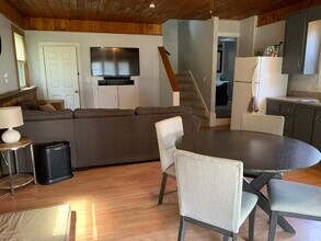 5 Pollinger Rd in Fremont, NH - Building Photo - Building Photo