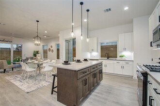211 E 33rd St in Houston, TX - Building Photo - Building Photo