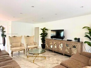 201 Calle Grande Dr in Hollywood, FL - Building Photo - Building Photo