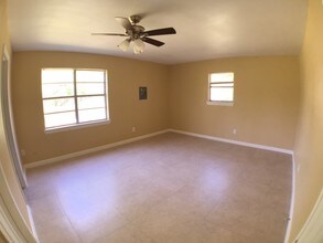 823 S 17th Ave in Edinburg, TX - Building Photo - Building Photo