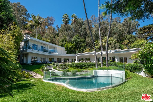 property at 577 E Channel Rd