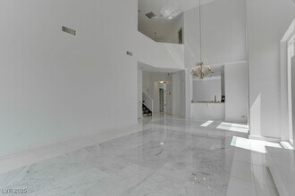 8953 Diamond Falls Dr in Las Vegas, NV - Building Photo - Building Photo